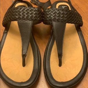 Black size 10 b.o.c. Sandals